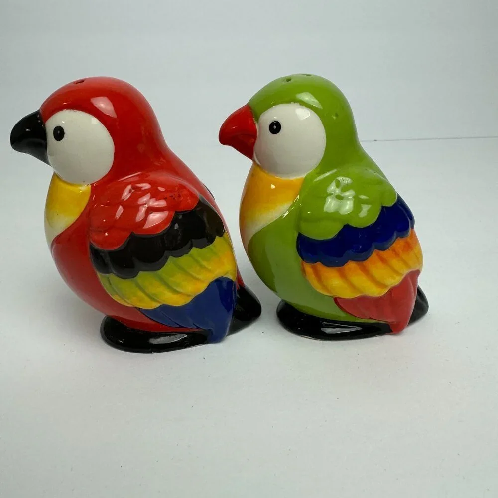 Pier 1 Pier One Parrot Salt & Pepper Shakers Set